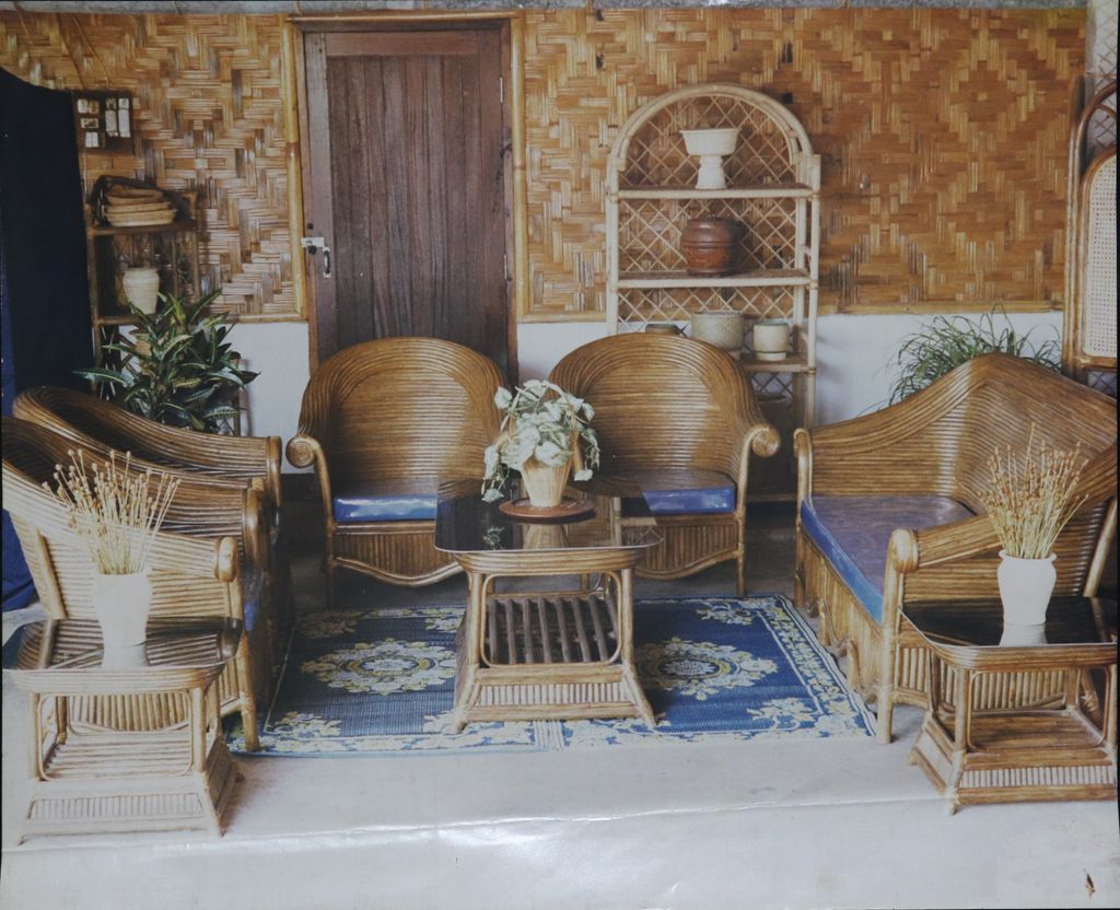 ຮ້ານ ເຝີ​ນີ​ເຈີ້​ຫວາຍ