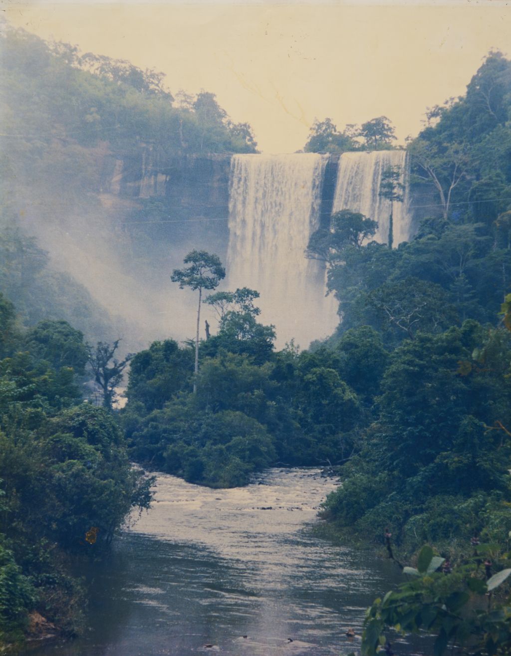 ນ້ຳຕົກຕາດ