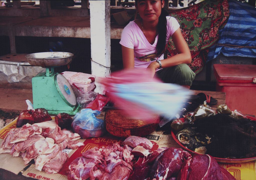 ຕະ​ຫຼາດ​ຢູ່​ນະ​ຄອນ​ຫຼວງວຽງ​ຈັນ