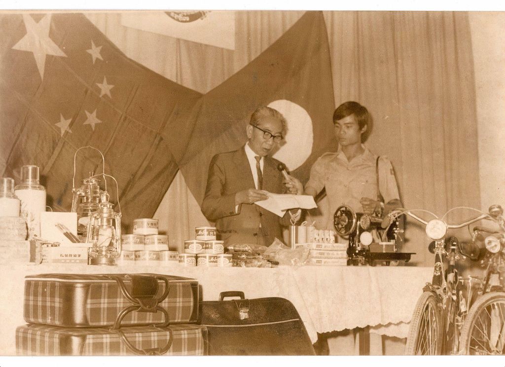 ເປີດ​ງານ​ວາງ​ສະ​ແດງ​ສິນ​ຄ້າ​ລາວ-ຈີນ