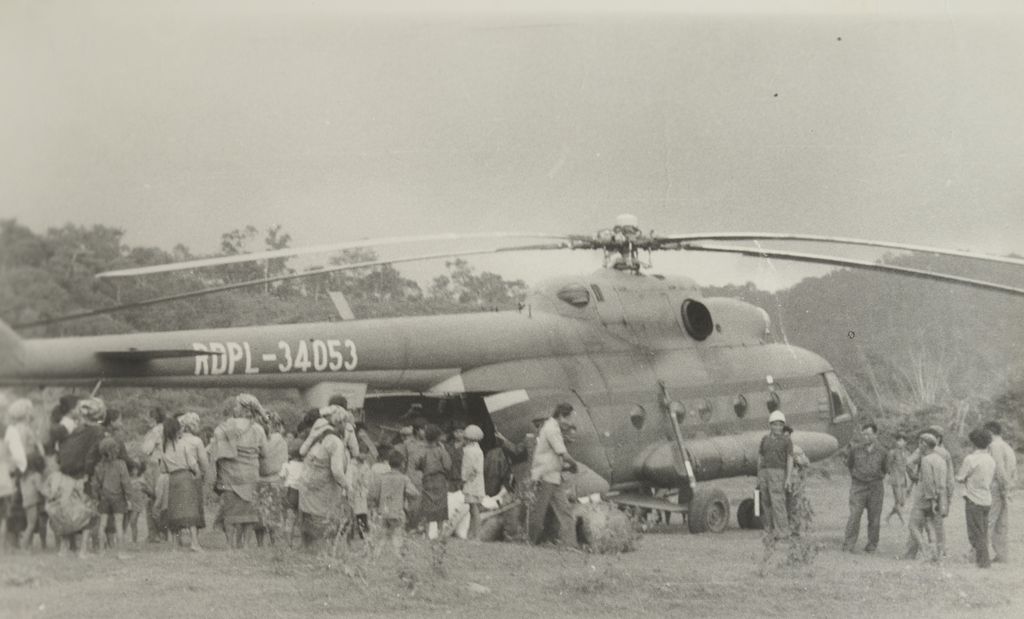 ຖ້ຽວ​ບິນ​ອົບ​ພະ​ຍົບ​ຄົນ