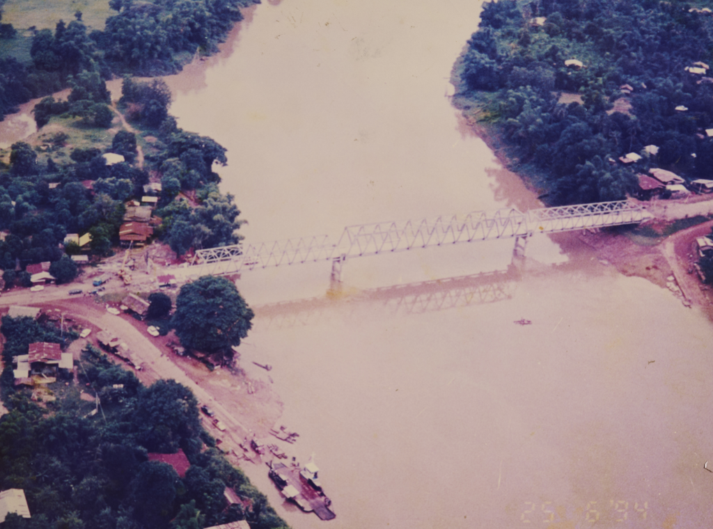 ຂົວ​ຂ້າມ​ນ້ຳ​ງື່ມ