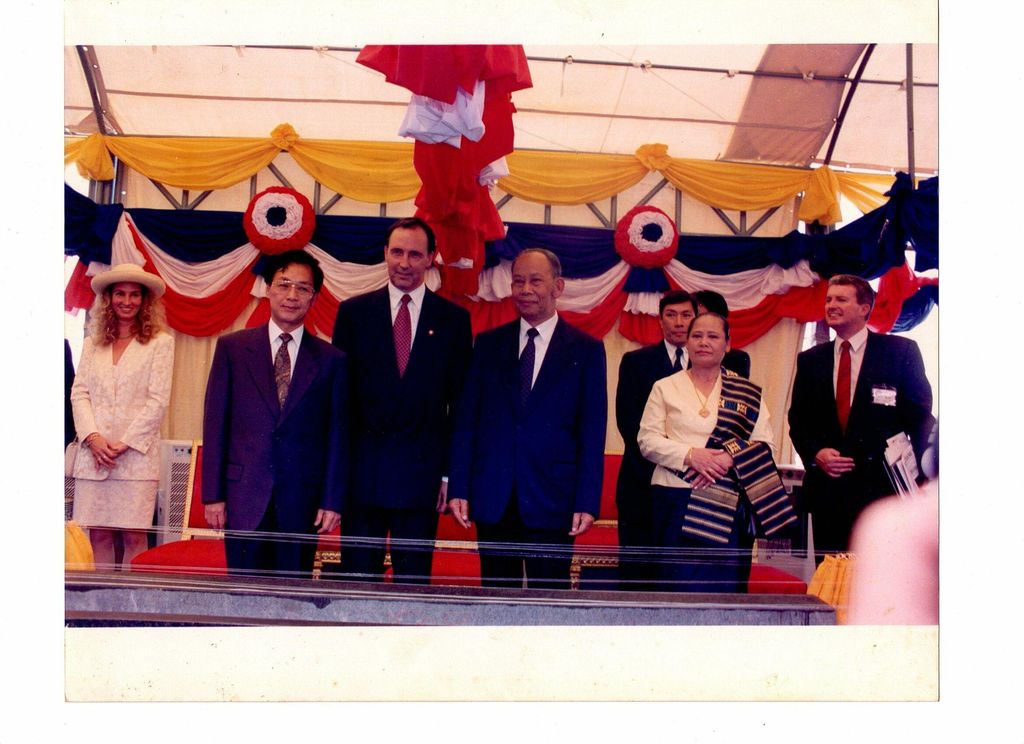 ທ່ານຄຳໄຕຕ້ອນຮັບແຂກຕ່າງປະເທດ