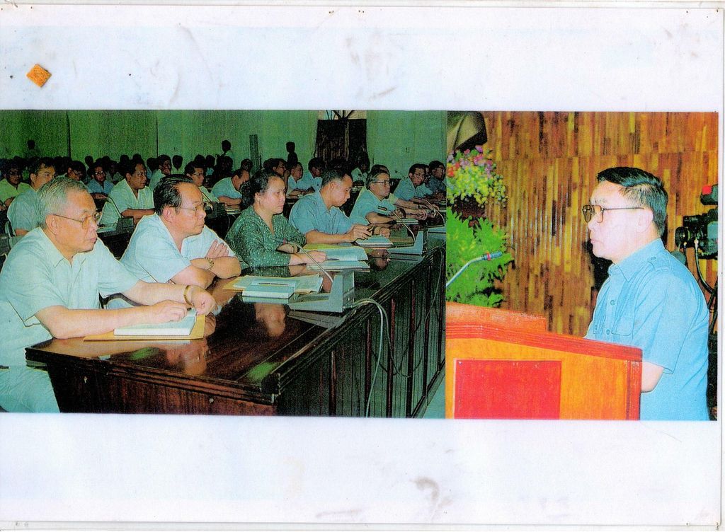 ກອງປະຊຸມ​ໂດຍ ​ທ່ານ ທອງ​ສິງ ທຳ​ມະ​ວົງ ​ເປັນ​ປະ​ທານ