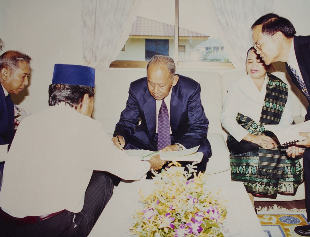 ທ່ານ ຄຳໄຕ ຢ້ຽມຢາມບູໄນ