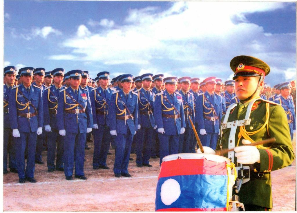 ສະ​ຫຼອງວັນ​ກອງ​ທັບ