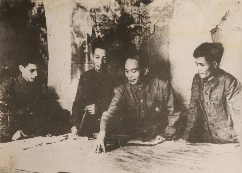 ທ່ານ ຄຳ​ໄຕ ສີ​ພັນ​ດອນ ວາງ​ແຜນ​ສູ້​ຮົບ