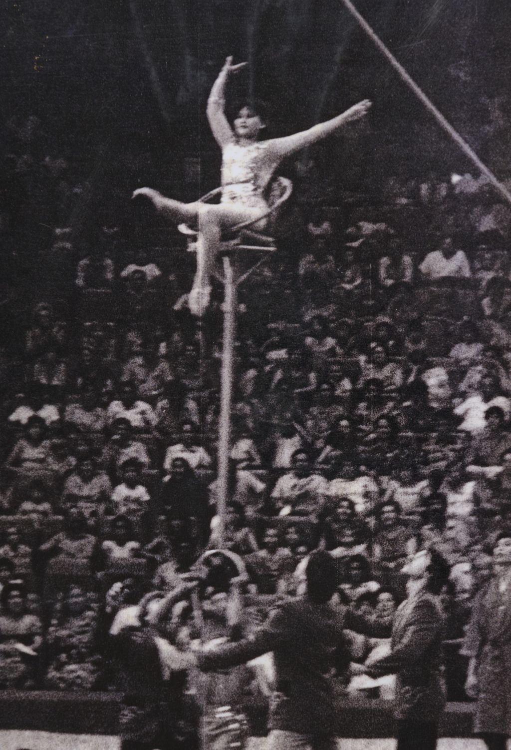 ກາ​ຍະ​ສິນ​ລຸ້ນ​ທຳ​ອິດ​​ເຄື່ອນ​ໄຫວ​ສະ​ແດງ​ຮັບ​ໃຊ້​ປະ​ຊາ​ຊົນ​ເຂດ​ປົດ​ປ່ອຍ