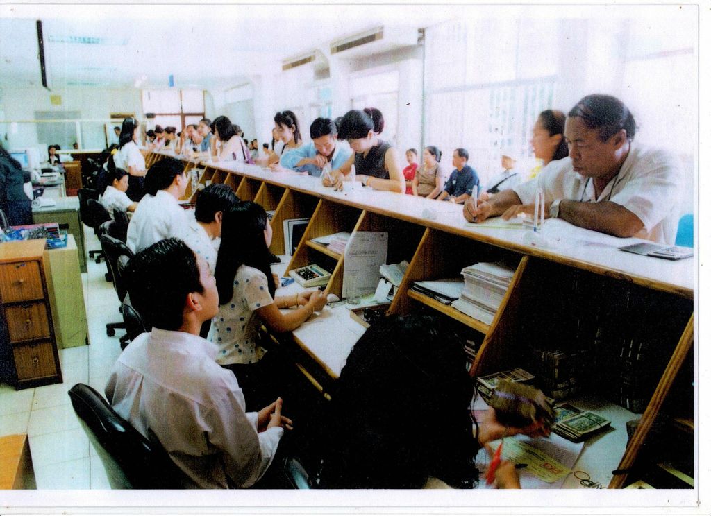 ລັດ​ວິ​ສາ​ຫະ​ກິດ​ໄປ​​ສະ​ນີ​ລາວ