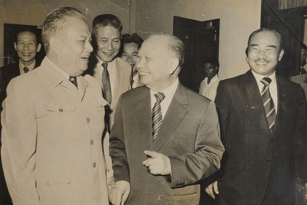 ທ່ານ ໄກ​ສອນ ພົມ​ວິ​ຫານ ພ້ອມ​ຄະ​ນະ​ຢ້ຽມ​ຢາມ ສ​ສ ຫວຽດ​ນາມ