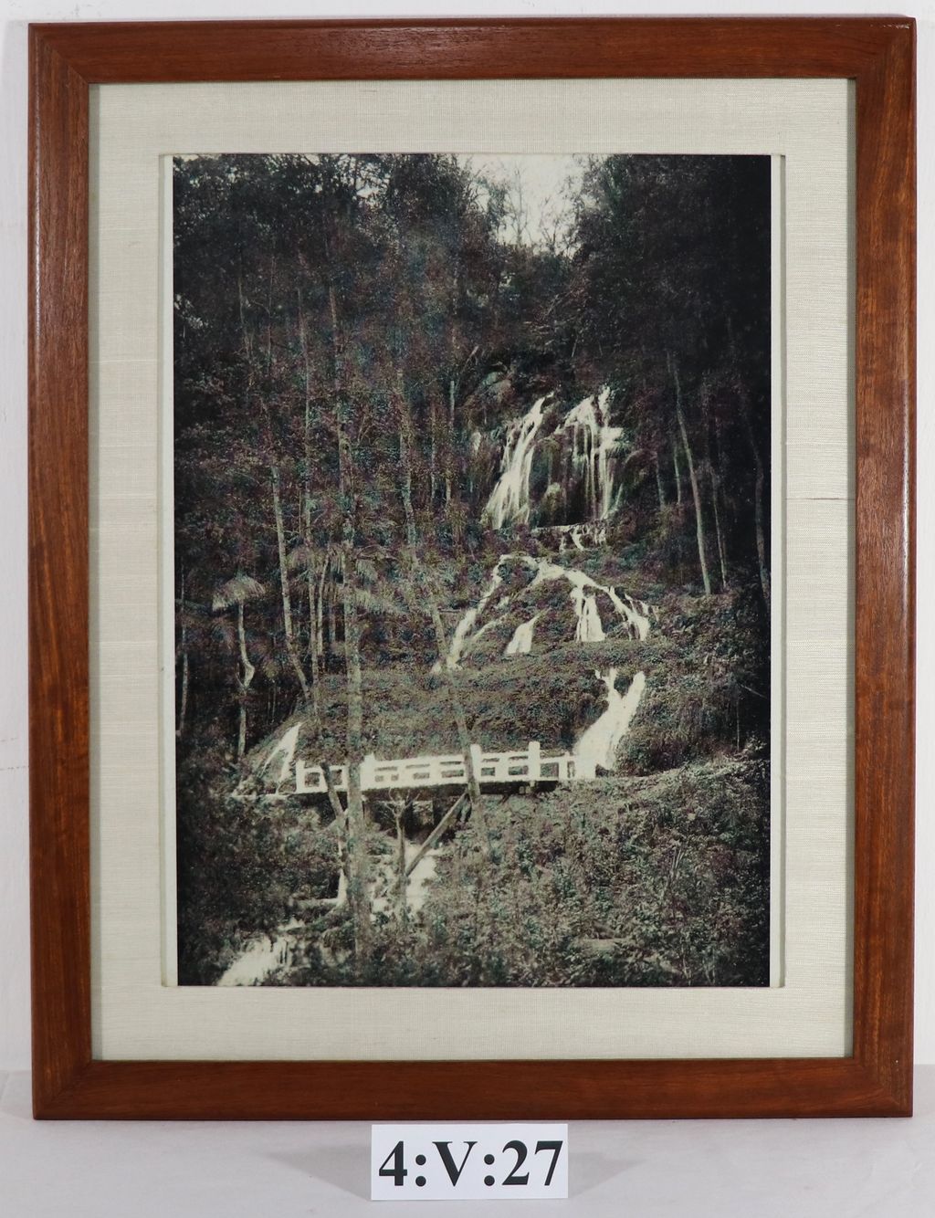 ຮູບພາບນໍ້າຕົກຕາດເມືອງຊຽງຂວາງ