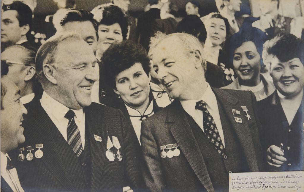 ນັກສິນລະປະກອນລະດັບຊາດແຫ່ງ ສ ສ ສ ຊ ລັຟຣໍຟ ແລະ ອູຣຢານໍຟມາ ພົບປະສາງສັນຜູ້ແທນໜ່ວຍພັກຂອງລັດສັງຄົມນິຍົມໂຊວຽດ