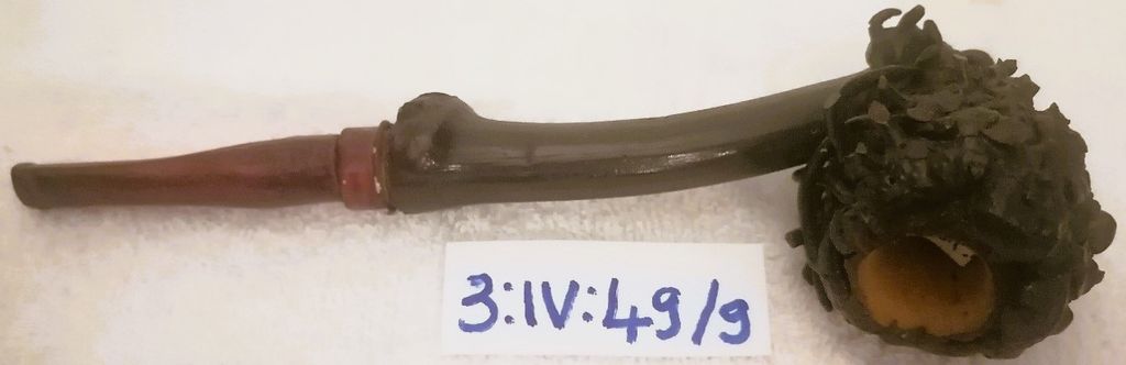 ກອກຢາສູບເຮັດດ້ວຍໄມ້ເປັນຮູບຮາກໄມ້