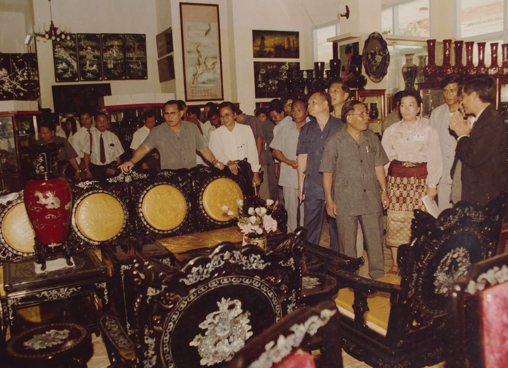 ຄະ​ນະ​ຜູ້​ແທນ​ລາວ​ຢ້ຽມ​ຢາມການ​ຜະ​ລິດ​ວິ​ຈິດ​ຕະ​ກຳ​ແຫ່ງ​ນີ້