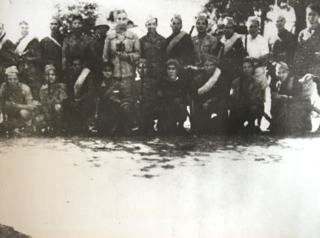 ໜຶ່ງ​ໃນ​ອາ​ສາ​ສະ​ໜັກ​ຫວຽດ​ນາມ​ມາ​ໜູນ​ໃຫ້​ແກ່​ລາວ​ໃນ​ບັ້ນ​ຮົບ​ເມືອງ​ພີນ 1946