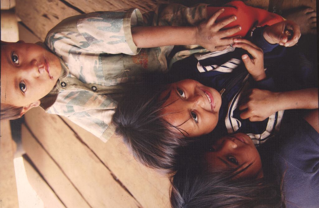 ເດັກນ້ອຍ ແຂວງເຊກອງ