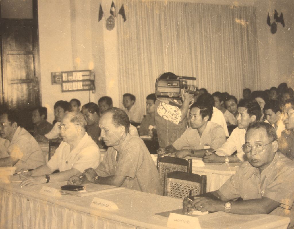 ບັນ​ດາ​ຜູ້​ແທນ ໃນ​ກອງ​ປະ​ຊຸມ