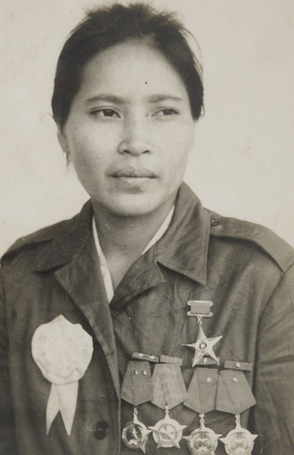 ສະຫາຍ ນາງ ໄຕເພັດ ປ້ອງກັນຊາດ