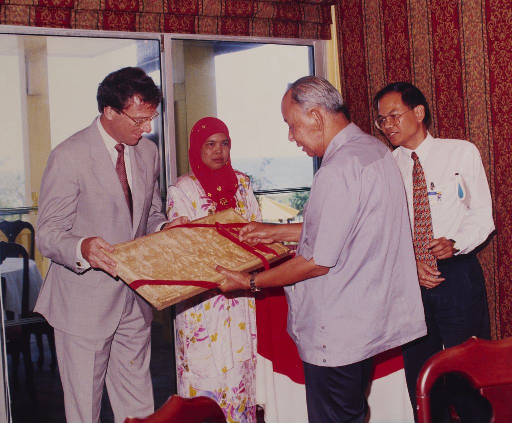 ທ່ານ ຄຳໄຕ ຢ້ຽມຢາມບູໄນ