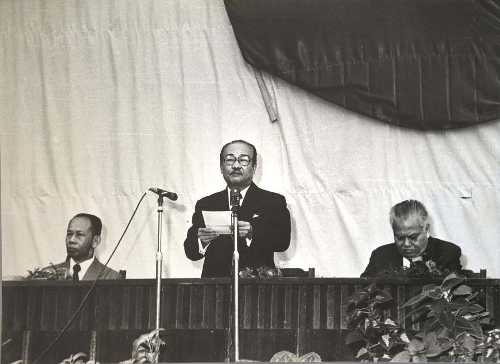 ທ່ານ ສຸ​ພາ ນຸ​ວົງ