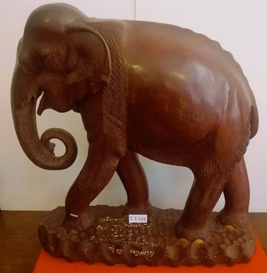 ຊ້າງ ເຮັດດ້ວຍໄມ້