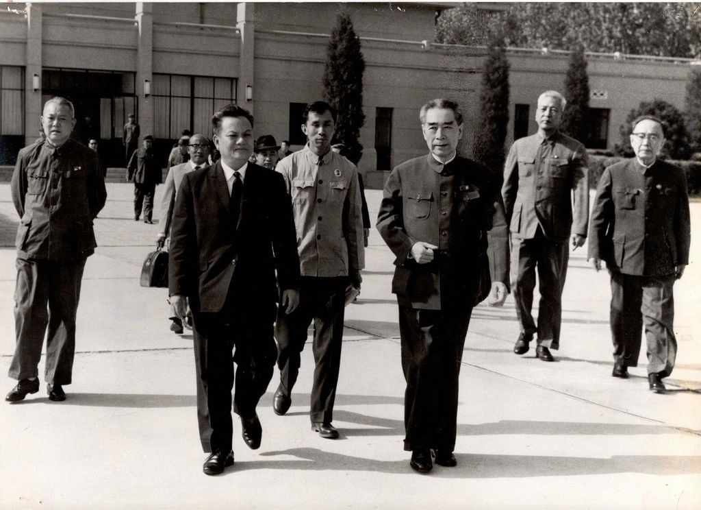 ທ່ານ ໄກ​ສອນ ພົມ​ວິ​ຫານ ໄປ​ຢ້ຽມ​ຢາມ​ປະ​ເທດ​ຈີນ