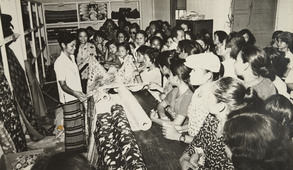 ຮ້ານ​ຄ້າ​ລວມ​ໝູ່​ຂອງ​ປະ​ຊາ​ຊົນ​ແຂວງ​ຈຳ​ປາ​ສັກ