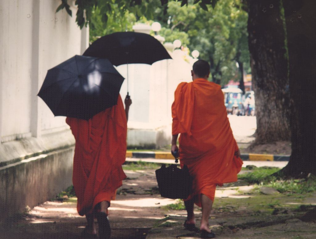 ຄູບາສອງອົງ ນະຄອນຫຼວງວຽງຈັນ