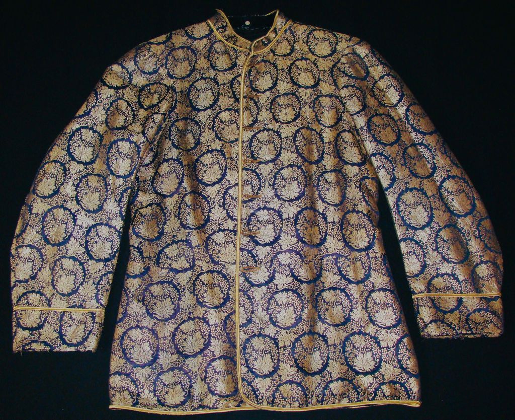 ເສື້ອເຢຍລະບັບ ຜ້າໄຫມສີອິດ