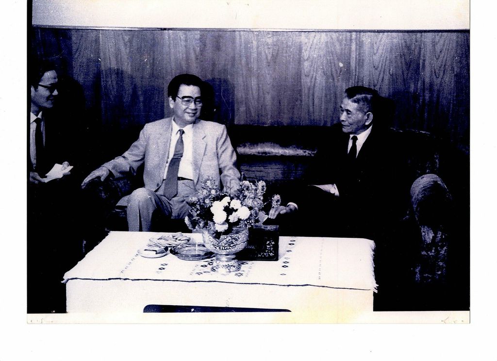 ທ່ານ ໜູຮັກ ພູມສະຫວັນ ພ້ອມດ້ວຍຄະນະເຂົ້າຊົມຫໍວາງສະແດງມູນເຊື້ອນະຄອນຫຼວງປັກກິ່ງ