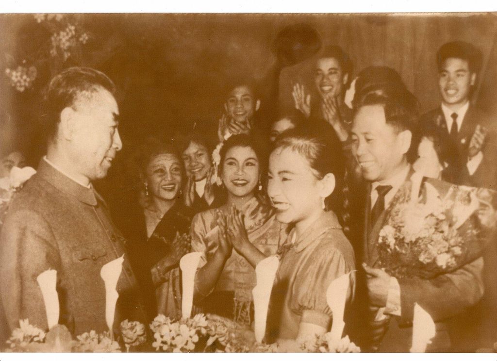 ຕ້ອນ​ຮັບ​ການ​ນຳ