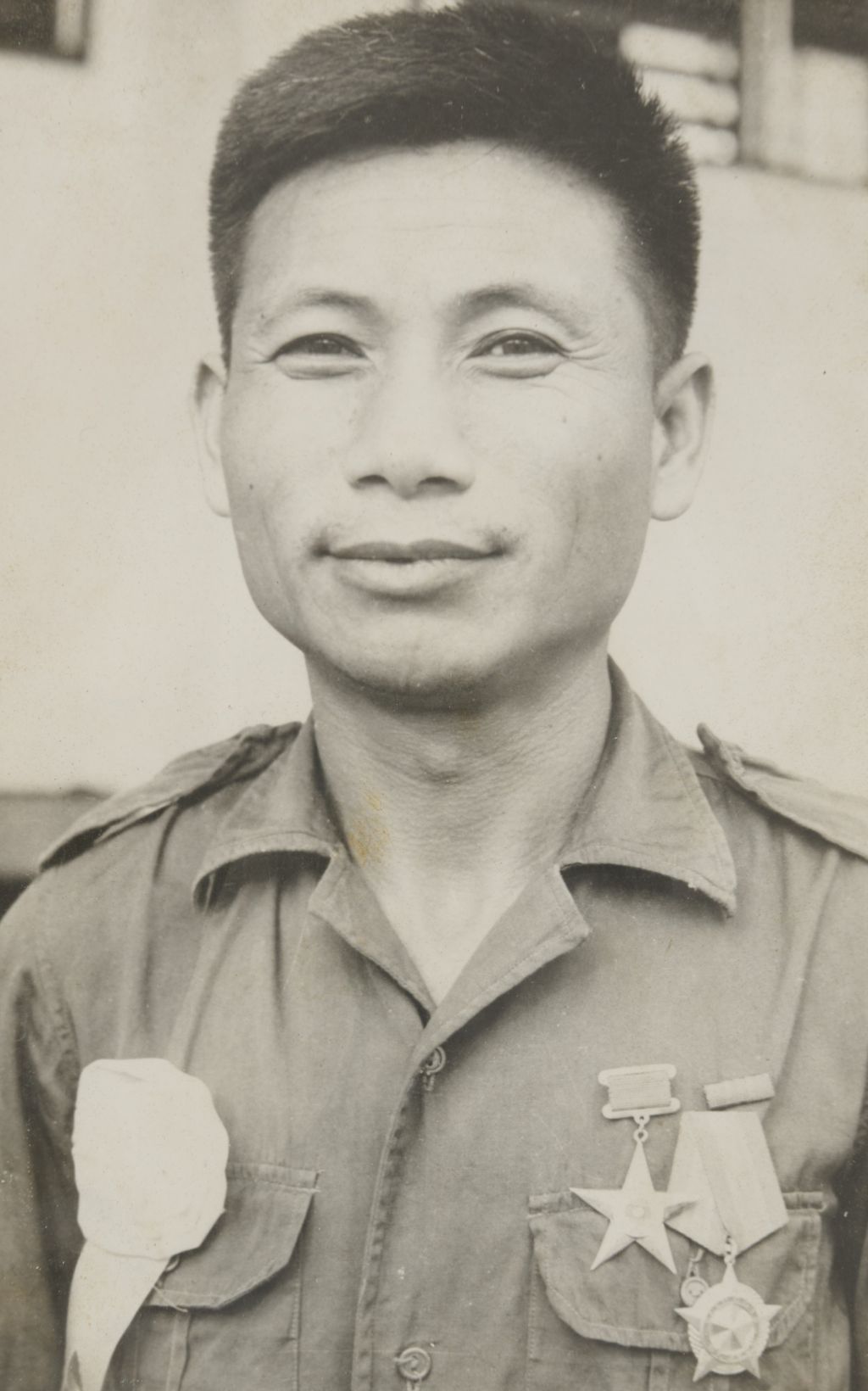 ສະ​ຫາຍ ດວງ​ດີ ປ້ອງ​ກັນ​ຊາດ