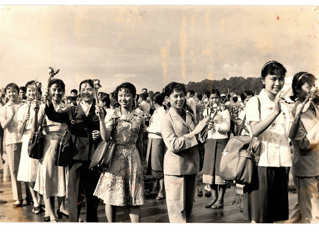 ວັນຊາດ ສປ ຈີນ ຄົບຮອບ 45 ປີ ຄະນະສິລະປະປະກອບຂອງ ສປ ຈີນ ໄ້ສະແດງຢູ່ນະຄອນຫຼວງວຽງຈັນ