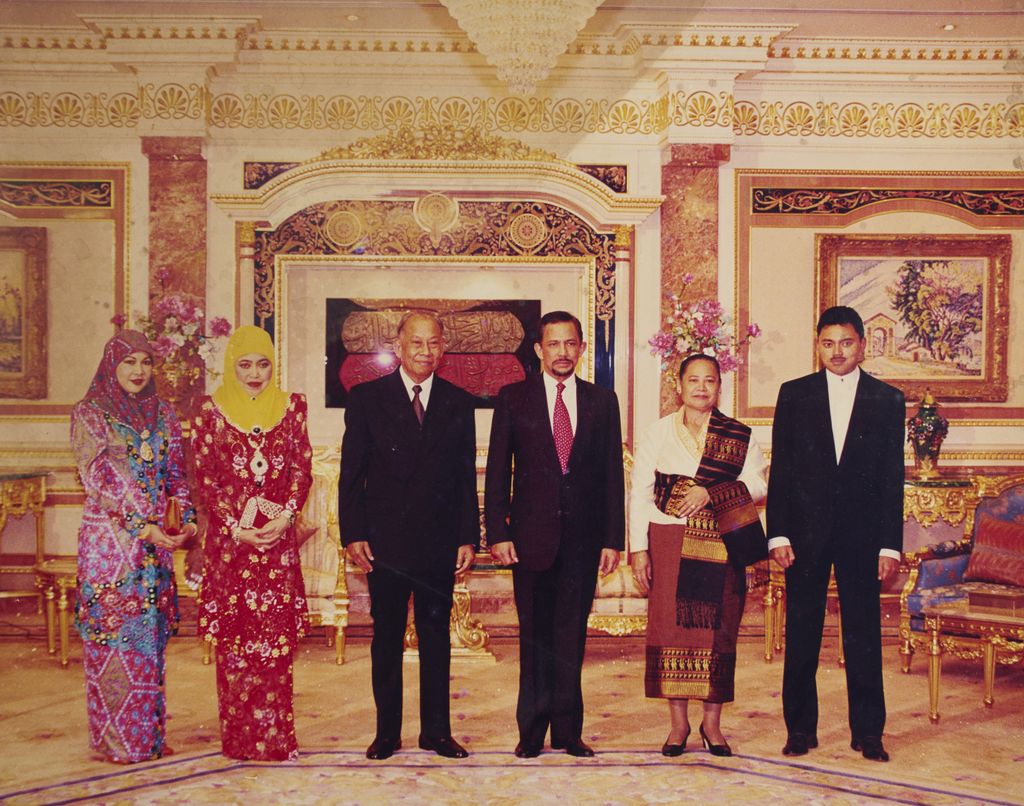 ທ່ານ ຄຳ​ໄຕ ສີ​ພັນ​ດອນ ຢ້ຽມ​ຢາມ​ບູ​ໄນ