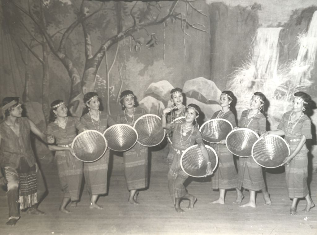 ສະ​ແດງ​ສິ​ລະ​ປະ