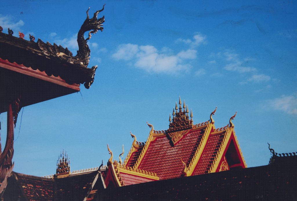 ຫຼັງ​ຄາ​ສິມ