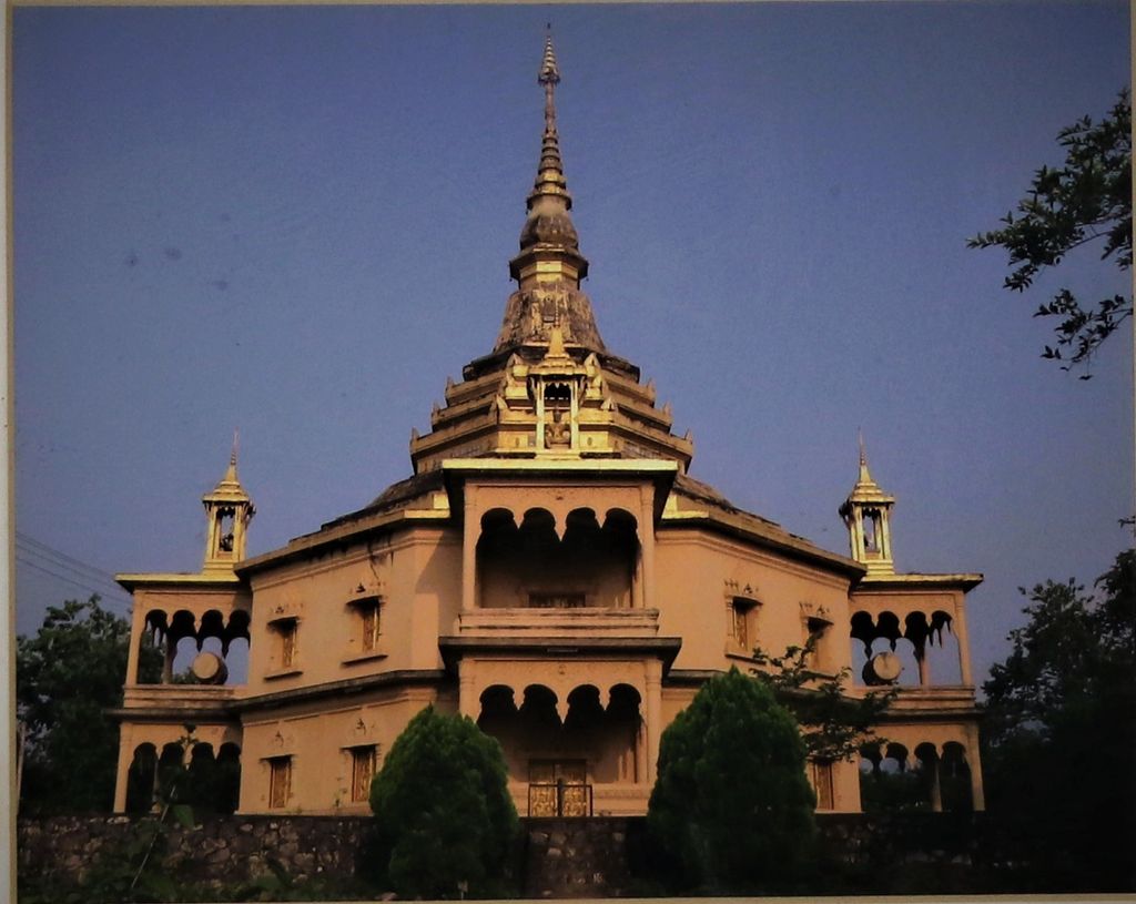 ຮູບຖ່າຍວັດໂພນເພົາ.