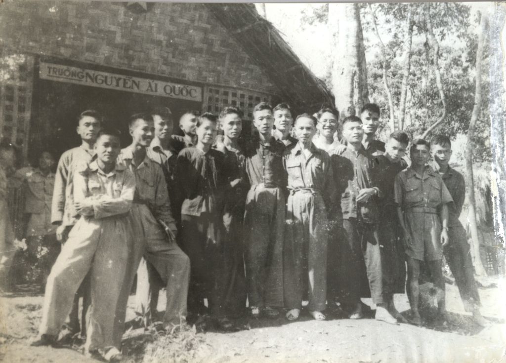 ທະ​ຫານ​ຫວຽດ​ນາມ​ຖ່າຍ​ຮູບ​ລວມ​ໝູ່