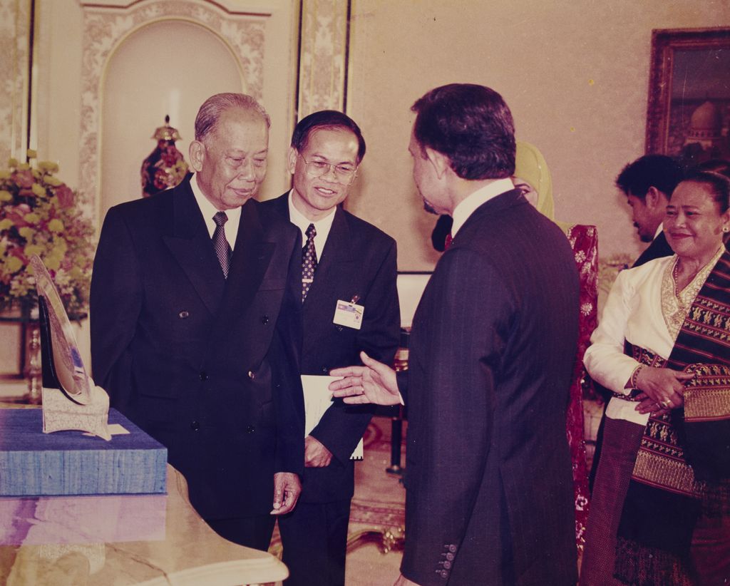 ທ່ານ ຄຳໄຕ ຢ້ຽມຢາມບູໄນ