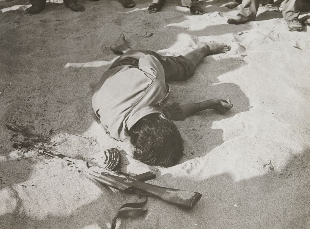 ທະ​ຫານ​ຖືກ​ຂ້າ​ຕາຍ​ຢູ່ກອງ​ດິນ​ຊາຍ