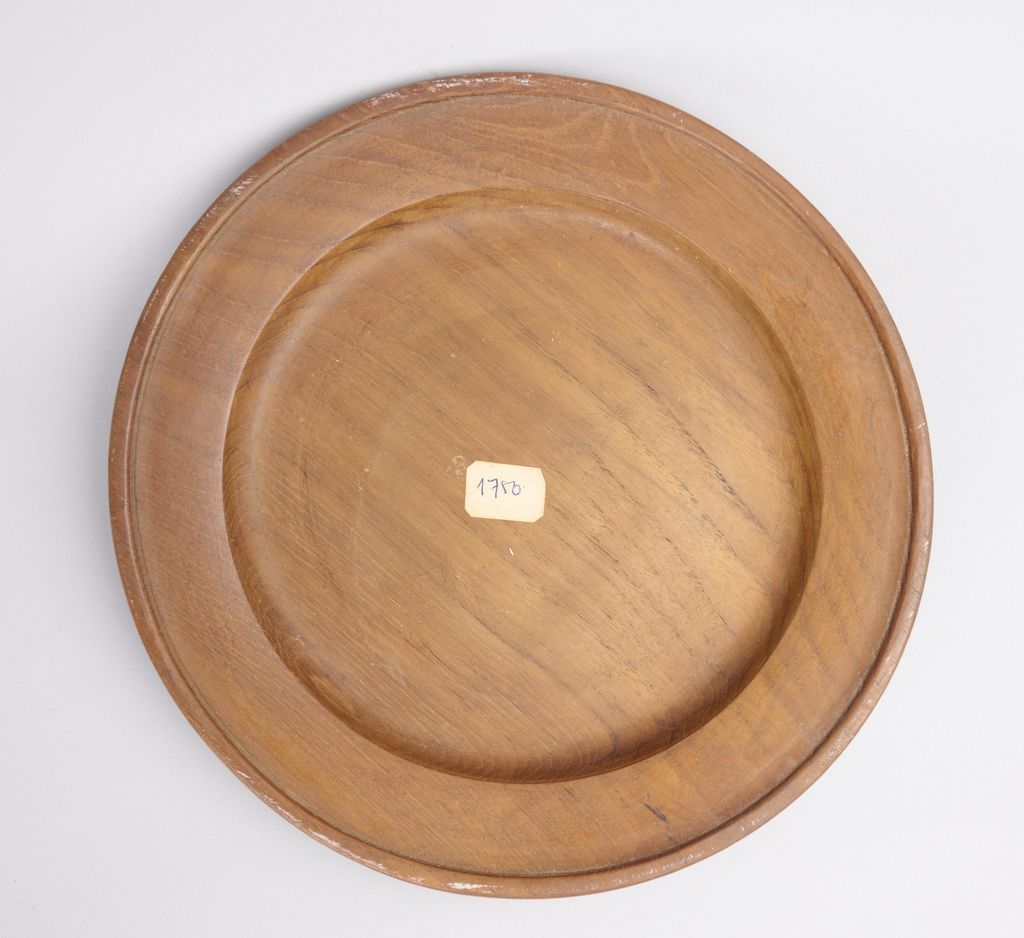 ຈານໂຊເຮັດດ້ວຍໄມ້