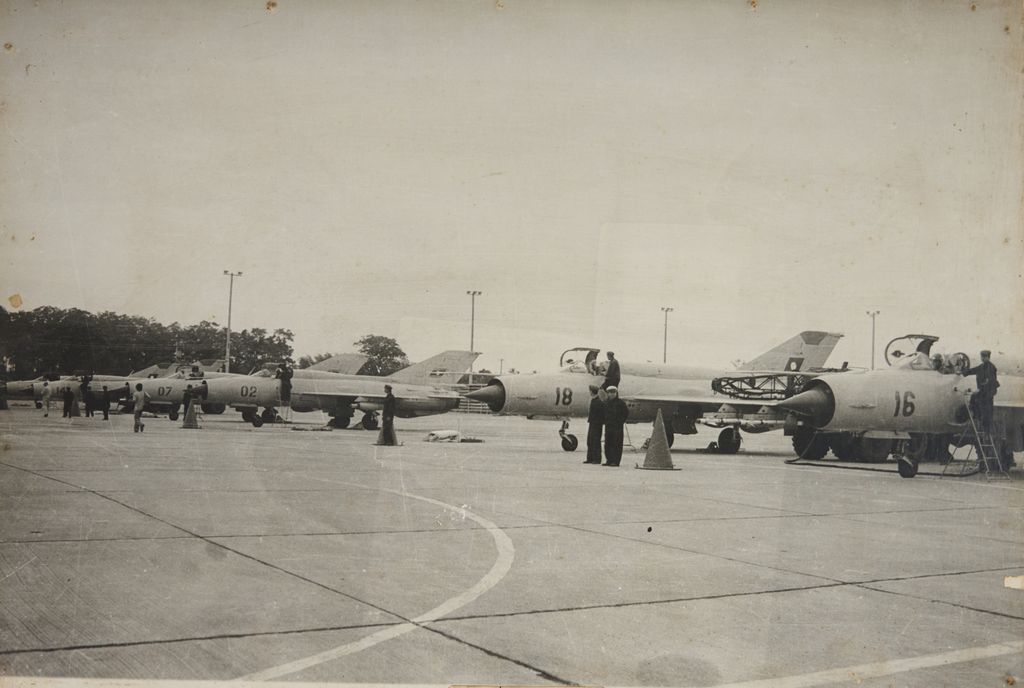 ເຫຼົ່າທັບອາກາດ