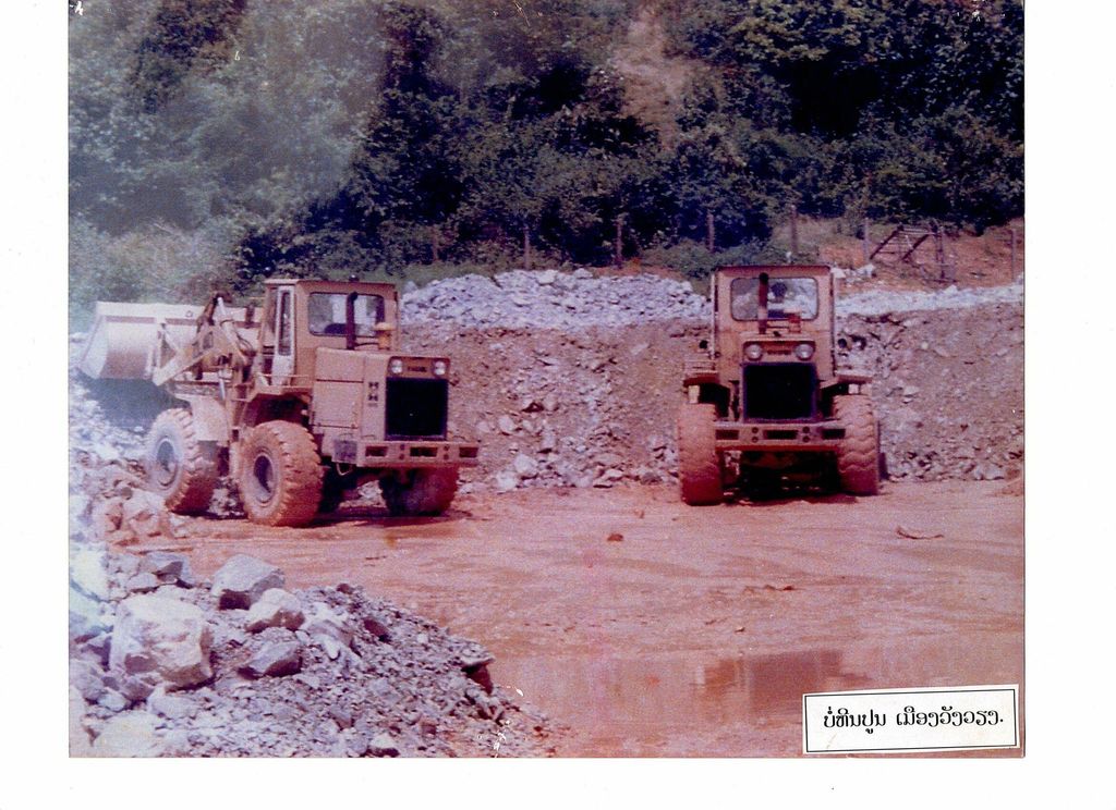 ບໍ່​ຫີນ​ປູນ​ເມືອງວັງ​ວຽງ