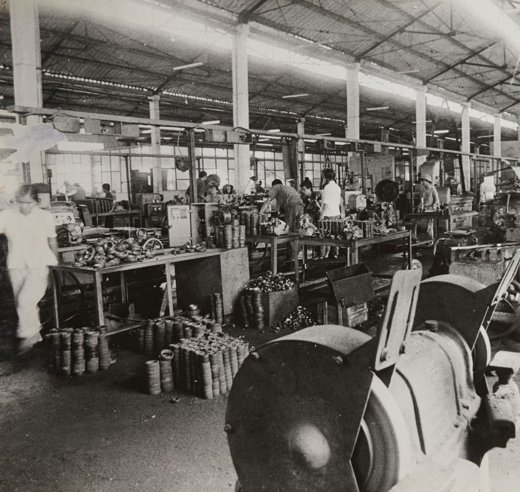 ໂຮງ​ງານ​ກົນ​ຈັກ