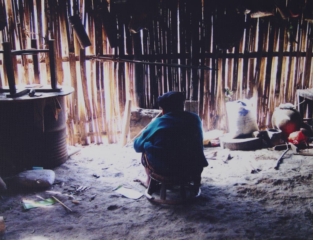 ປະ​ຊາ​ຊົນ ຢູ່​ເຮືອນ ແຂວງ​ຫຼວງ​ນ້ຳ​ທາ