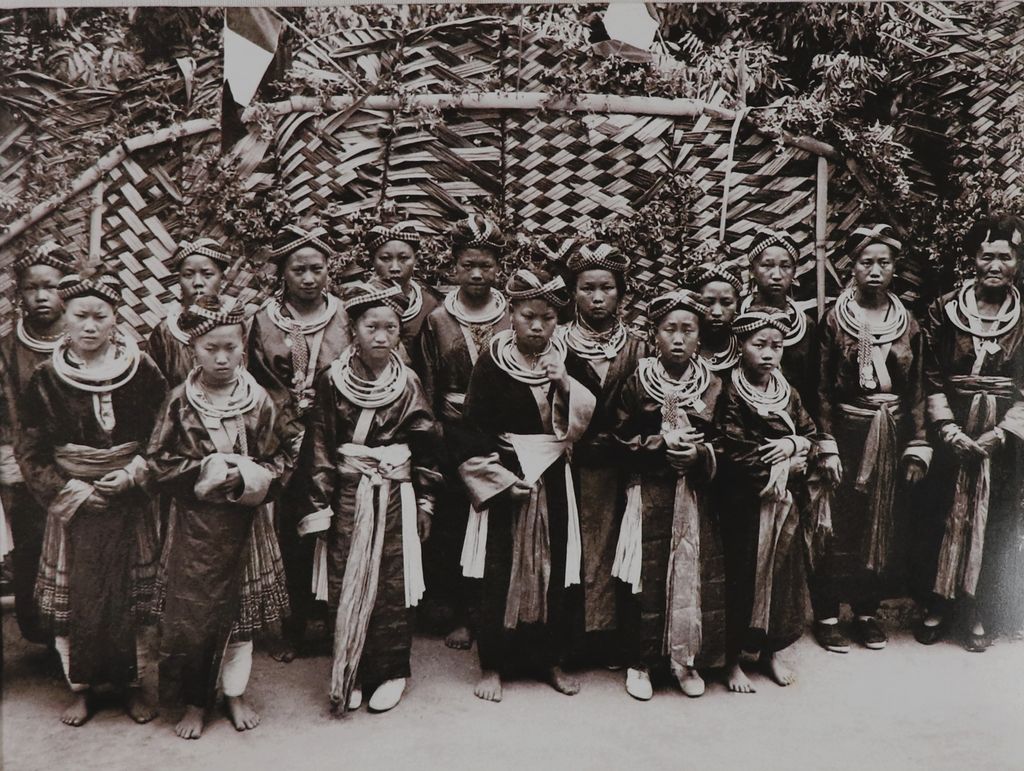 ຮູບ​ພ​າບຂາວດຳ ແມ່ຍິງເຜົ່າມົ້ງ ປີ1951