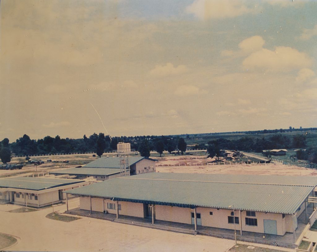 ຄ້າຍໃຫຍ່ທະຫານ