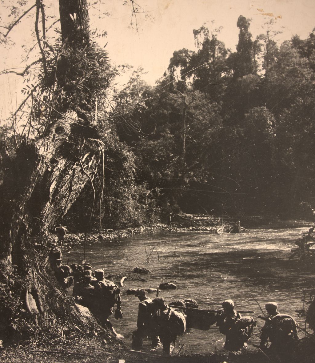 ທະ​ຫານ ຄືນ​ສູ່​ຖານ​ທີ່​ໝັ້ນ​ໄດ້​ຢ່າງ​ປອດ​ໄພ