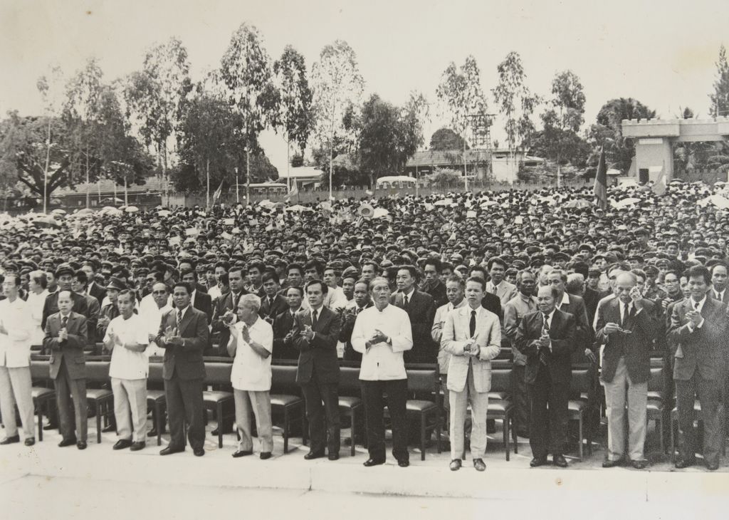 ຊຸມ​ນຸມ​ຊົມ​ເຊີຍ​ກາງ​ສ້າງ​ຕັ້ງ​ກອງ​ທັບ​ປະ​ຊາ​ຊົນ​ລາວ