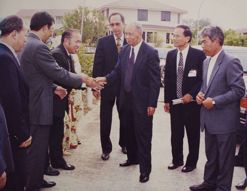 ທ່ານ ຄຳໄຕ ຢ້ຽມຢາມບູໄນ